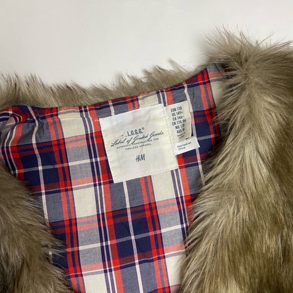 GAP Faux fur Vest - Picture 2 of 7